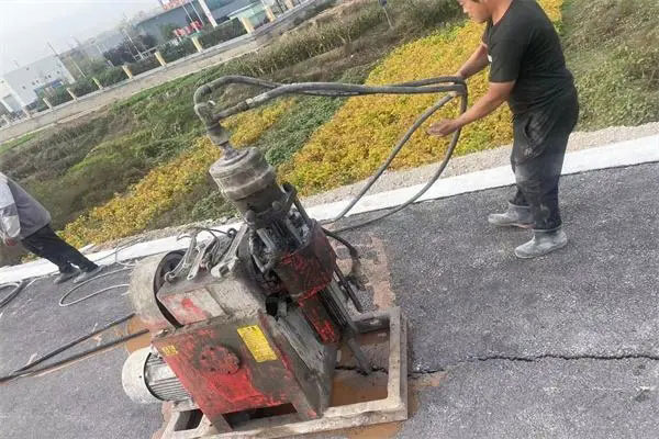吉县马路面下沉注浆加固